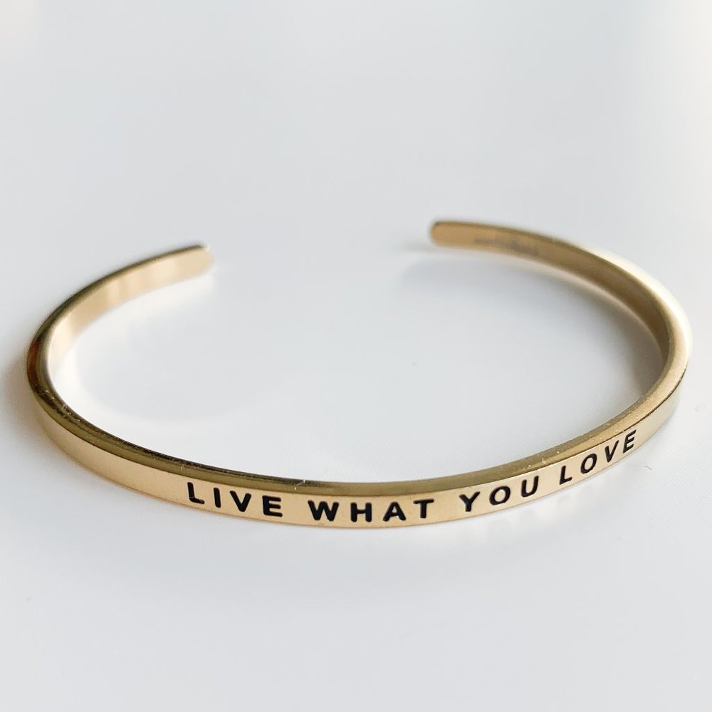 Live What You Love Yellow Gold MantraBand Bangle